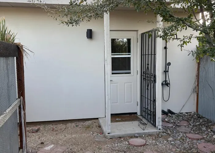 Guest house Backyard Tinyhome *
